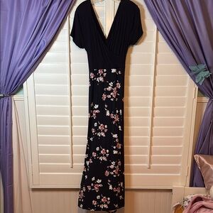 Elegant Navy Floral Maxi Dress